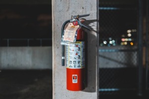 消火器を処分する5つの方法を解説｜費用や処分する際の注意点も紹介