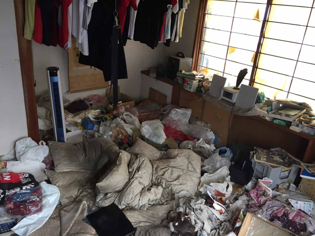心理以外のゴミ屋敷化する男性の特徴