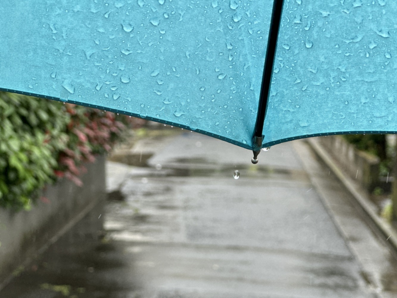 雨の日でも粗大ゴミ回収は原則実施！