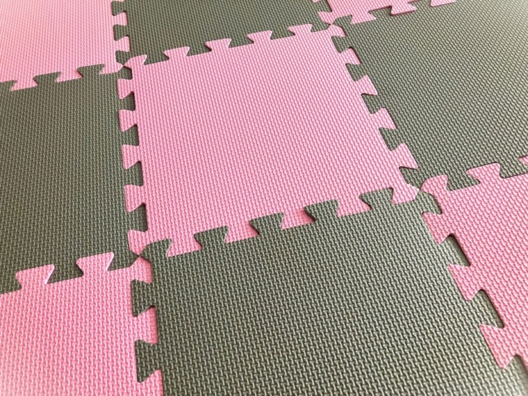 ジョイントマットの捨て方｜何ゴミで出す？正しい処分方法と注意点を解説