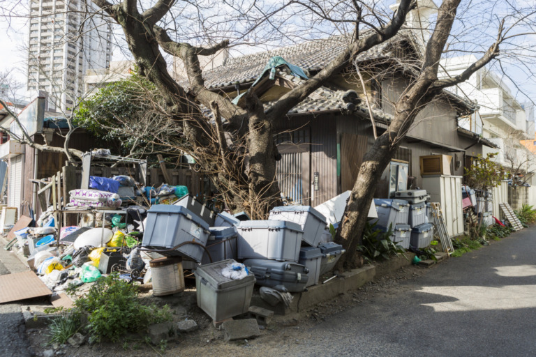 実家のゴミ屋敷を片付ける方法！ゴミ屋敷化の理由や予防法も紹介